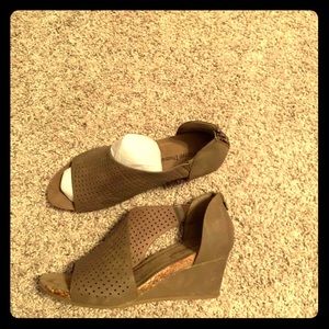 Boutique Wedges